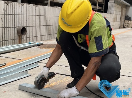 上海商業(yè)樓宇中央空調(diào)多聯(lián)機安裝 高層建筑冷熱不均的優(yōu)化方案