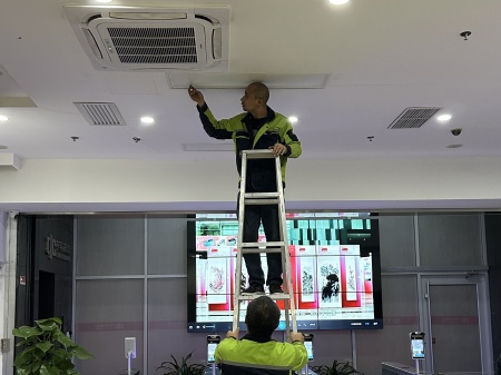 中央空調(diào)風(fēng)機盤管清洗