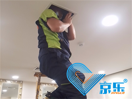 中央空調(diào)檢修維護全攻略 專業(yè)保養(yǎng)延長壽命省電30%方案